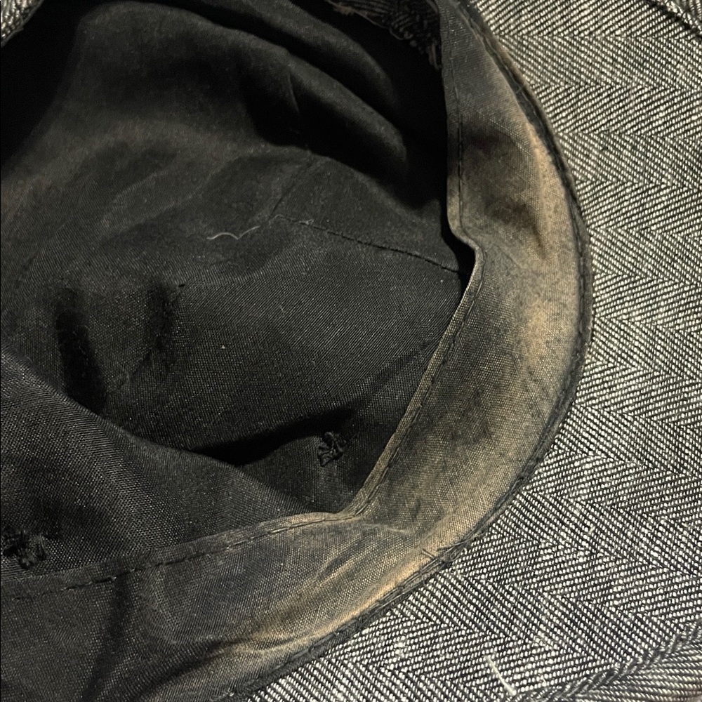 D&Y Elastafit Black and Gray Newsboy Style Cap - Picture 7 of 7